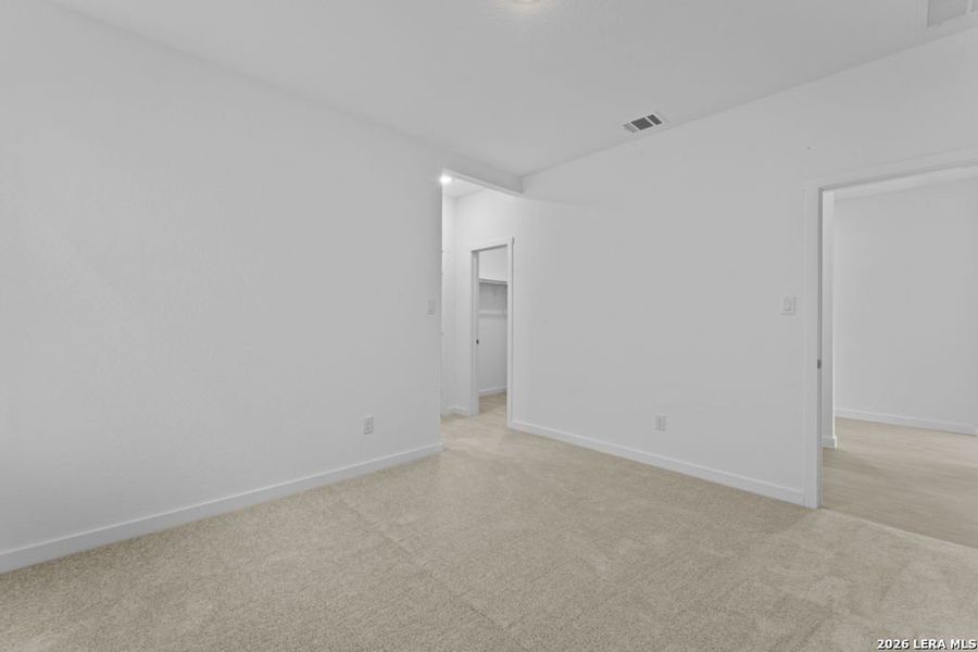 Spacious, unfurnished interior of a new home in Brookmill, San Antonio (Image 12).