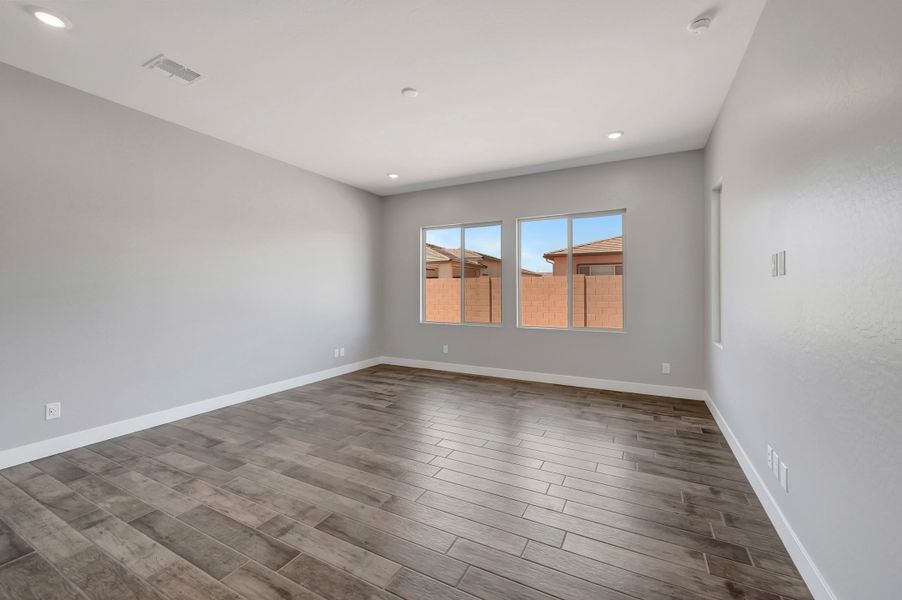 Spacious, unfurnished interior of a new home in Blossom Rock, Apache Junction (Image 44). Spacious, unfurnished interior of a new home in Blossom Rock, Apache Junction (Image 44).