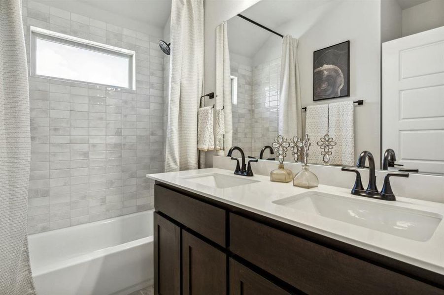 Furnished interior view inside a new home in Kentsdale Farms, DeSoto (Image 26).