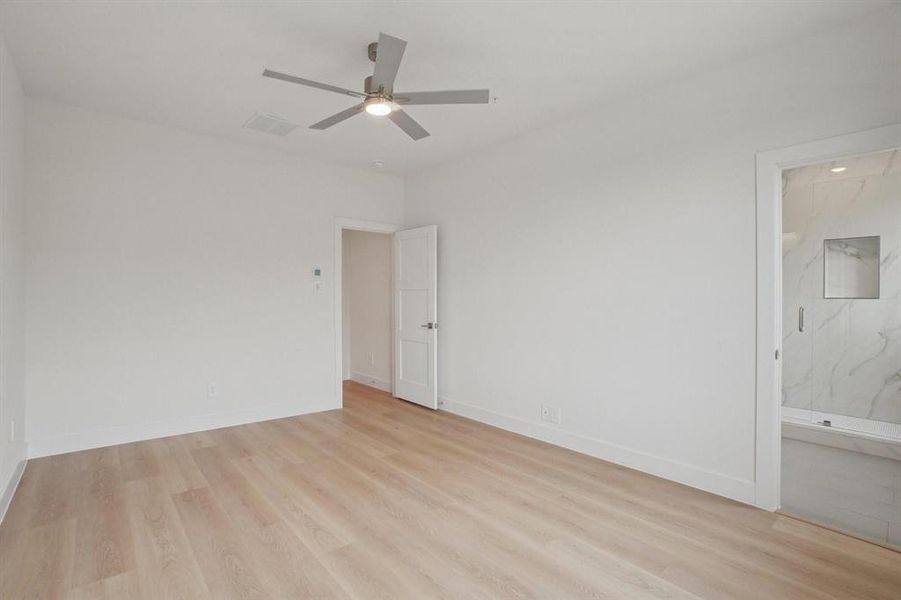 Spacious, unfurnished interior of a new home in , Farmers Branch (Image 25).