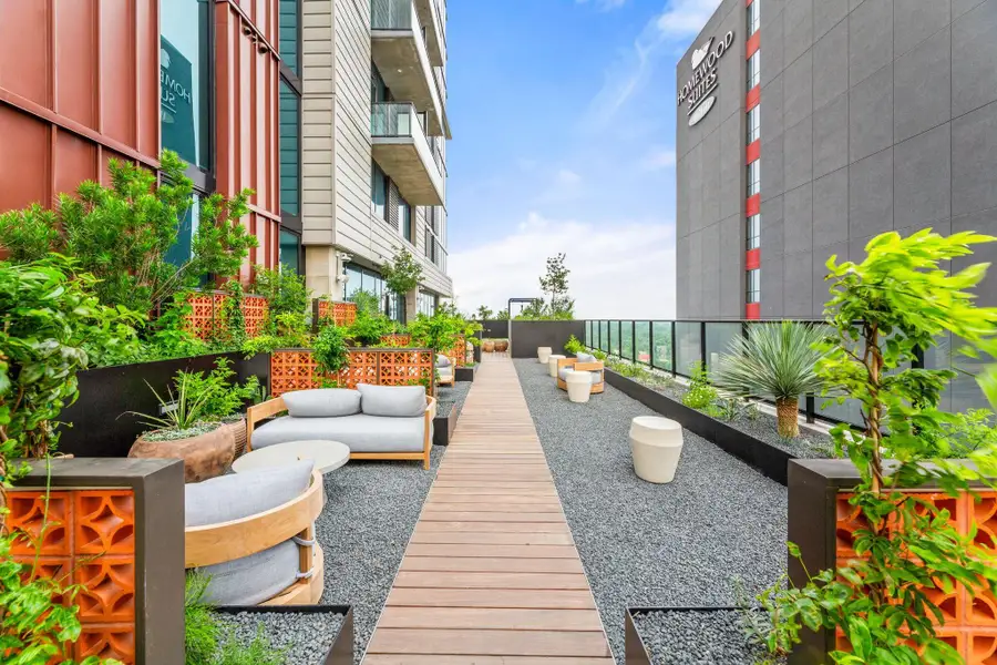 12th floor amenity deck