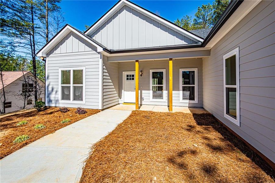 Exterior details and patio area of a home in , Dawsonville (Image 4).