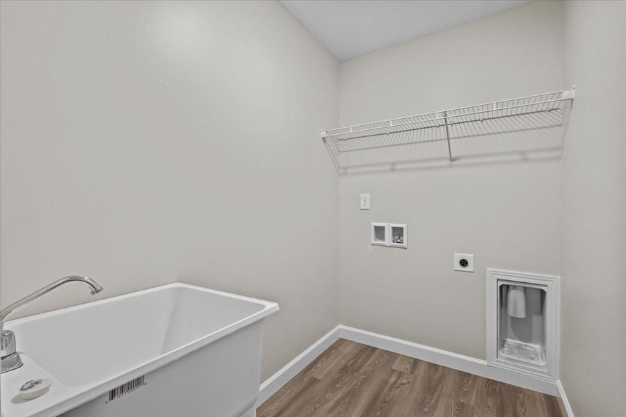 Representative unfurnished interior of a home built from the Brentwood by Enchanted Homes in Lonesome Dove, San Antonio (Image 40).