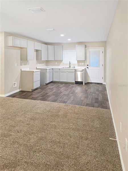 Spacious, unfurnished interior of a new home in , Dunnellon (Image 7). Spacious, unfurnished interior of a new home in , Dunnellon (Image 7).