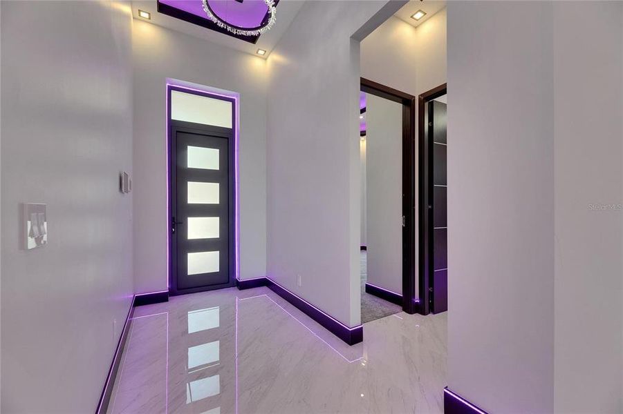 Spacious, unfurnished interior of a new home in , Apollo Beach (Image 19).