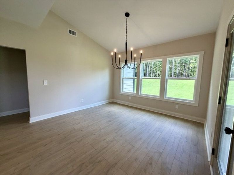 Spacious, unfurnished interior of a new home in Lakefield, Palmetto (Image 12).
