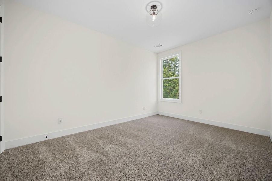 Spacious, unfurnished interior of a new home in Yellowstone Farms, Cumming (Image 20).