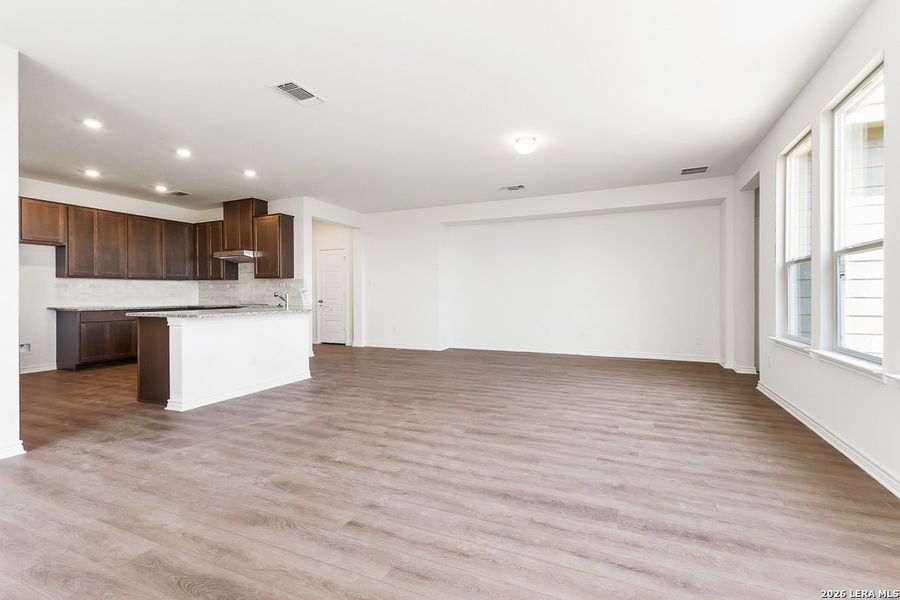 Spacious, unfurnished interior of a new home in Hidden Bluffs at TRP, San Antonio (Image 8).