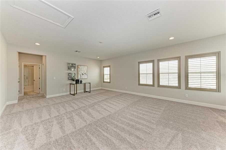 Spacious, unfurnished interior of a new home in Star Farms at Lakewood Ranch, Lakewood Ranch (Image 23). Spacious, unfurnished interior of a new home in Star Farms at Lakewood Ranch, Lakewood Ranch (Image 23).
