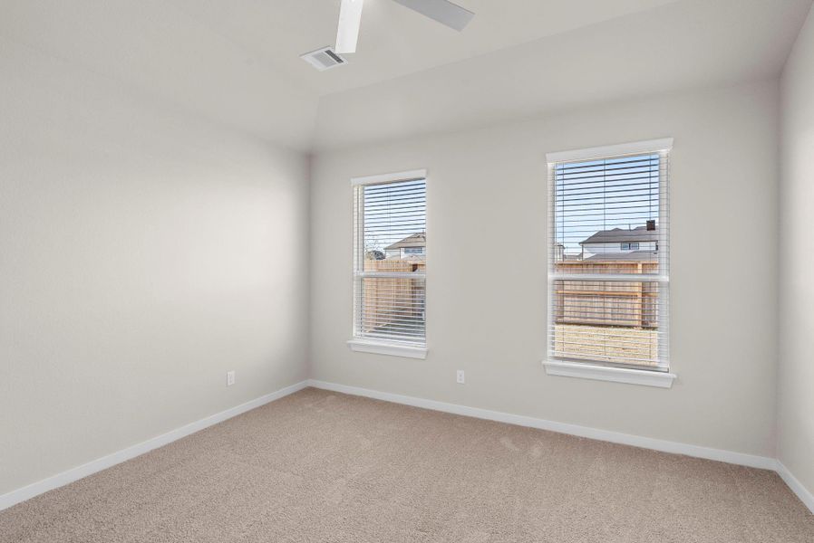 Spacious, unfurnished interior of a new home in Morton Creek Ranch, Katy (Image 19).