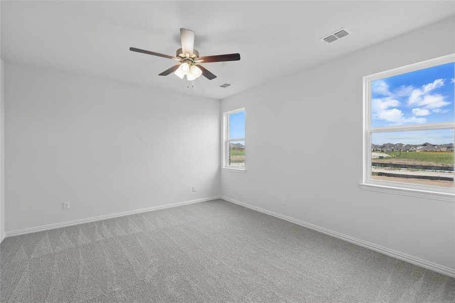Spacious, unfurnished interior of a new home in Bel Air Village, Sherman (Image 22).