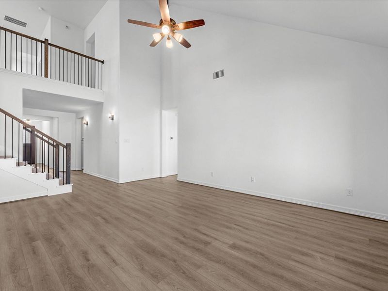 Spacious, unfurnished interior of a new home in Sunterra Lakes, Brookshire (Image 26).