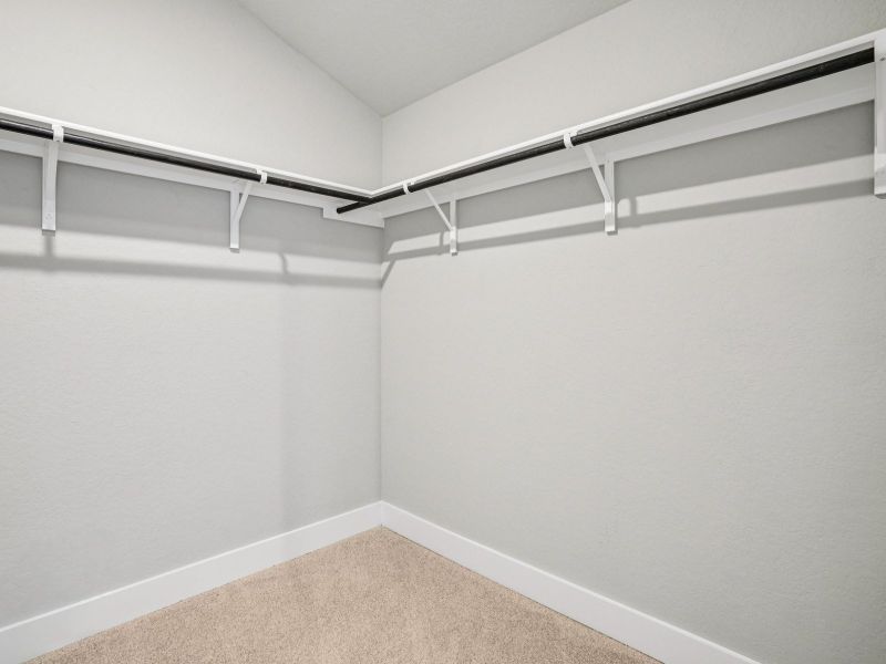 Spacious, unfurnished interior of a new home in Lark Canyon, New Braunfels (Image 22).