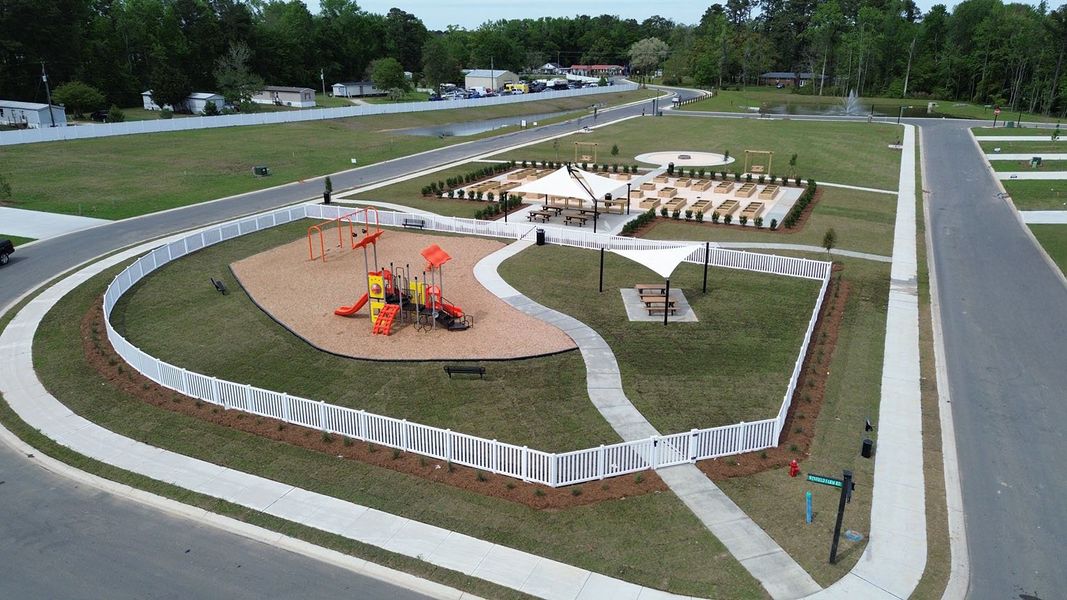 Image 12 of a home in Winfield Farms.
