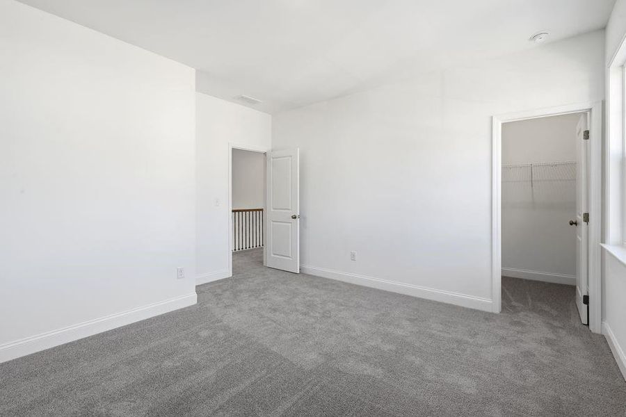 Spacious, unfurnished interior of a new home in Oakmead, Buford (Image 27).