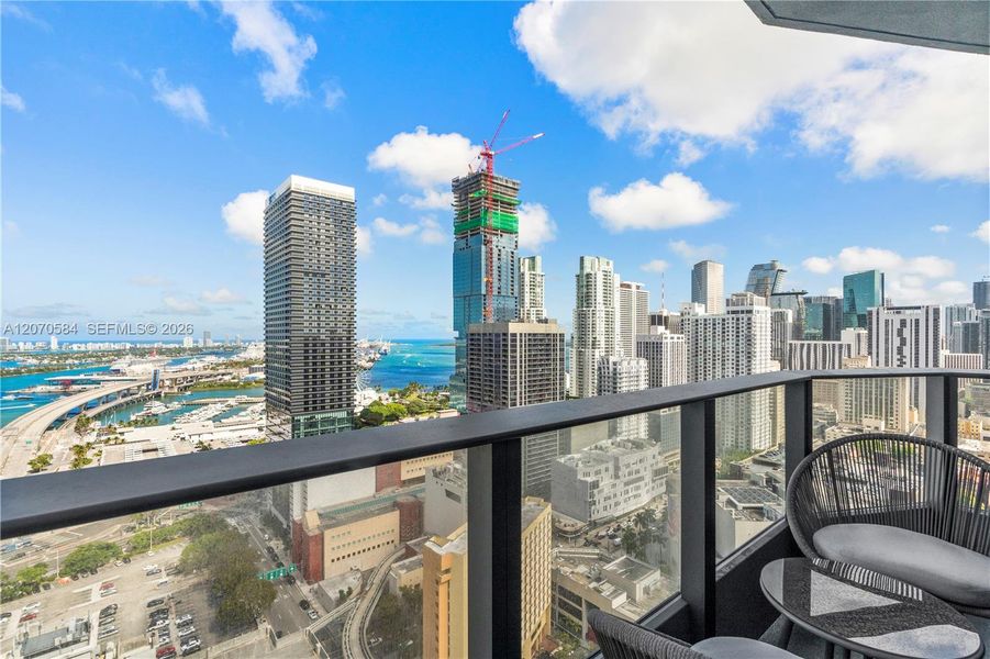 Condo located in Miami, FL showcasing its design and architecture (Image 3). Condo located in Miami, FL showcasing its design and architecture (Image 3).
