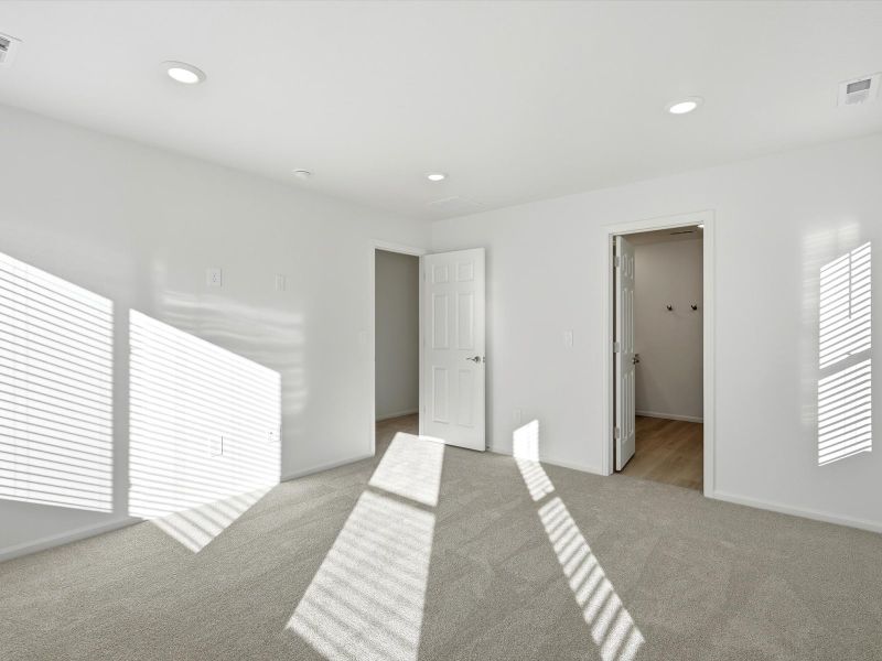 Spacious, unfurnished interior of a new home in Three Hills, Morrison (Image 6).