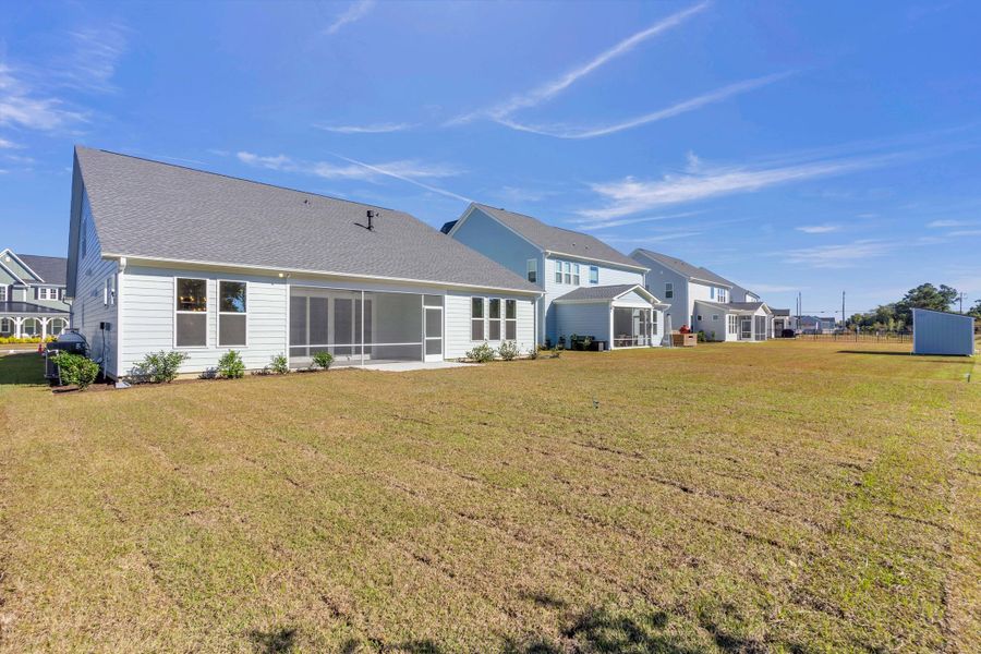 Representative exterior details of a home built from the The Bradley by RobuckHomes in Windwater, Hampstead (Image 35).