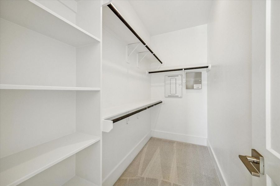 Spacious, unfurnished interior of a new home in West 21st Residences, Houston (Image 34).