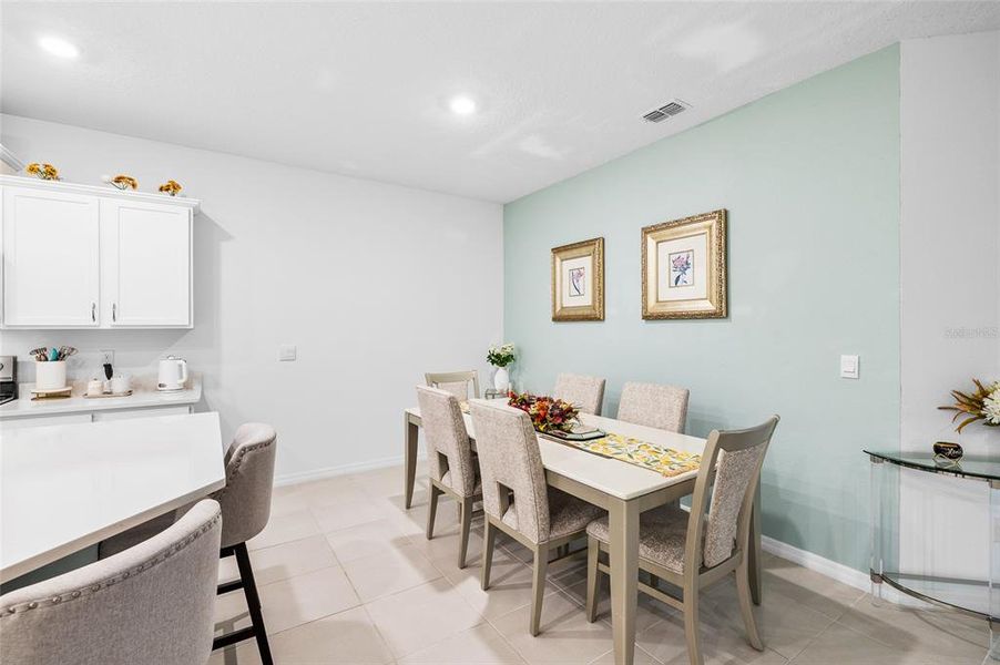 Furnished interior view inside a new home in , Wesley Chapel (Image 32).