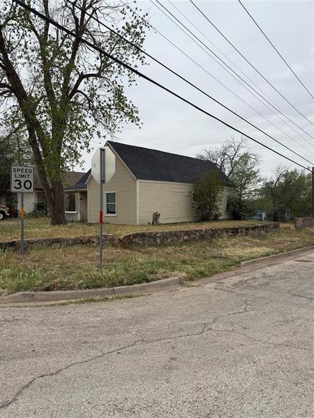 Image 10 of a home in .