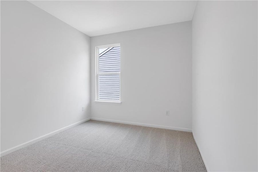 Spacious, unfurnished interior of a new home in Three Rivers, Rome (Image 15).