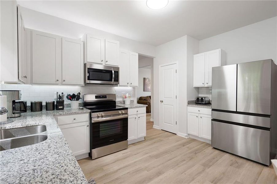 Furnished interior view inside a new home in , Dallas (Image 3).