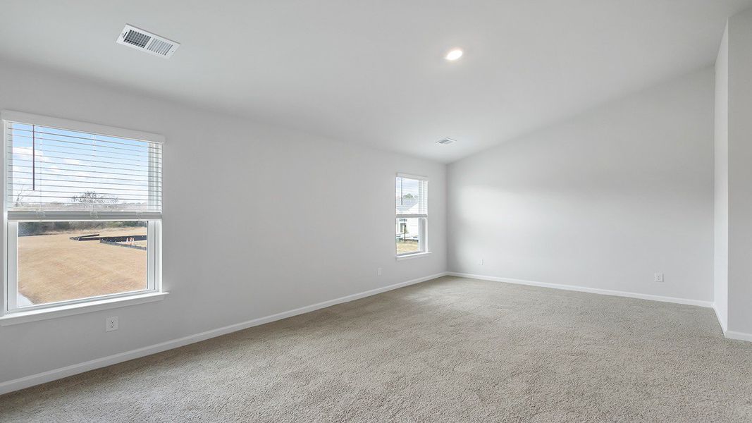 Spacious, unfurnished interior of a new home in Carolina Groves Townhomes, Moncks Corner (Image 13).