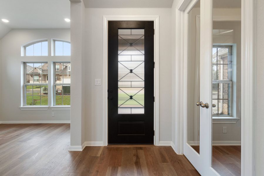 Representative unfurnished interior of a home built from the Palmer by Ashton Woods in The Estates at La Cima, San Marcos (Image 18).