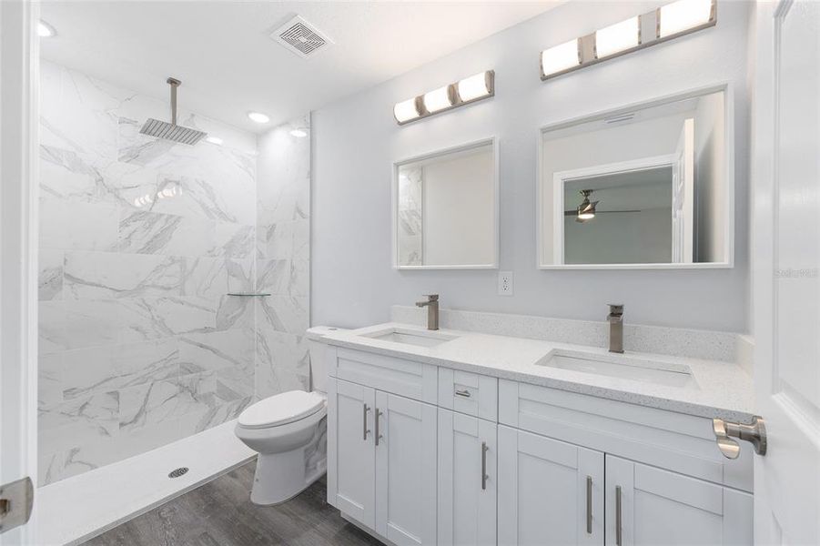 Furnished interior view inside a new home in , Dunnellon (Image 5).