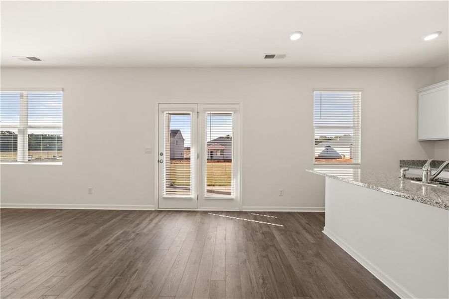 Spacious, unfurnished interior of a new home in Twin Lakes, Hoschton (Image 15).