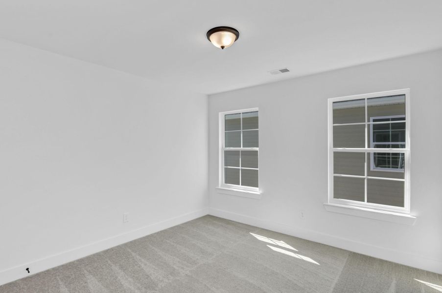 Spacious, unfurnished interior of a new home in Ashton Lakes, Lexington (Image 38).