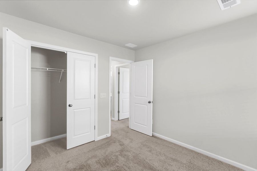 Spacious, unfurnished interior of a new home in Six Oaks, Summerville (Image 30).