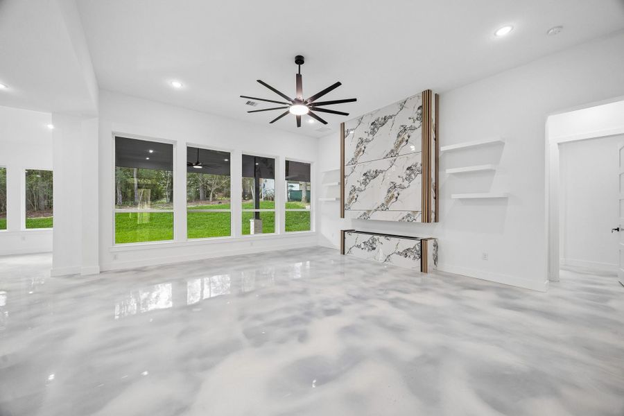 Spacious, unfurnished interior of a new home in , Huntsville (Image 19).