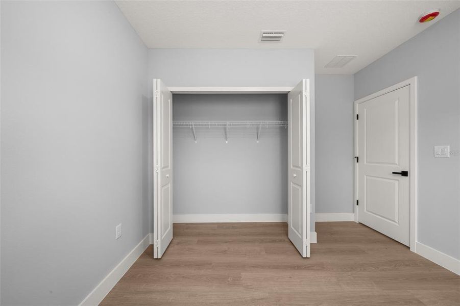 Spacious, unfurnished interior of a new home in , Sebring (Image 45).