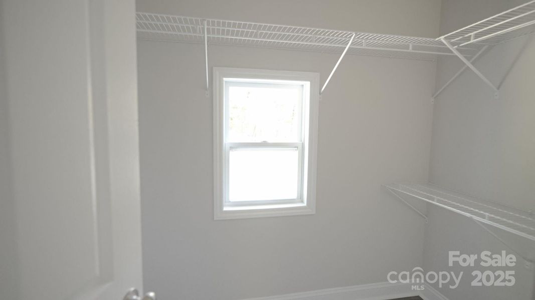 Spacious, unfurnished interior of a new home in , Charlotte (Image 10).
