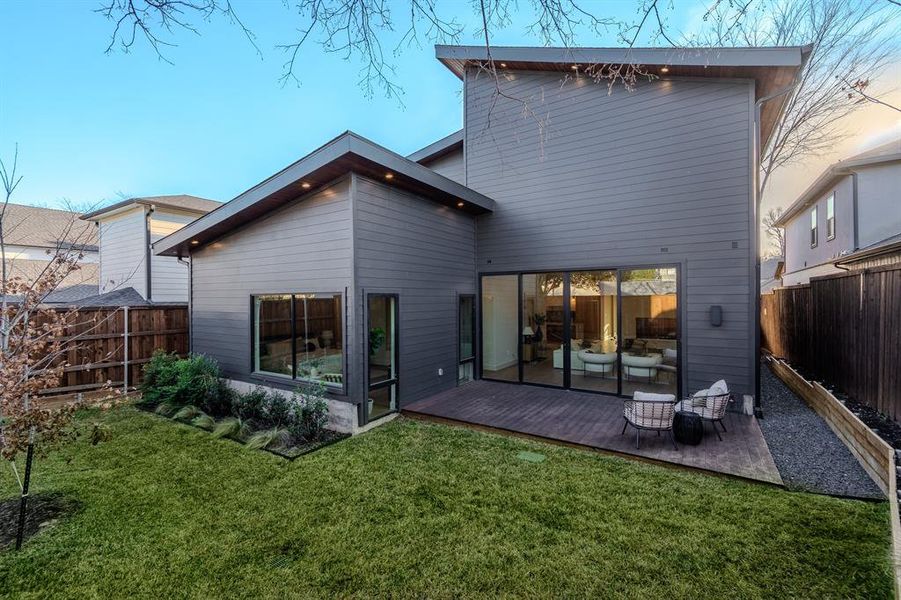 Exterior details and patio area of a home in , Dallas (Image 3).