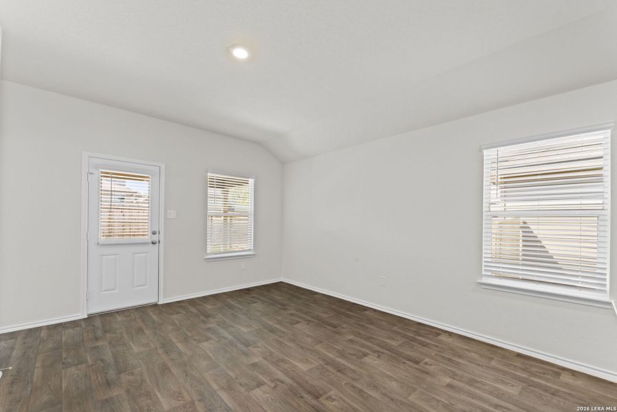 Spacious, unfurnished interior of a new home in Laurel Vistas, San Antonio (Image 26). Spacious, unfurnished interior of a new home in Laurel Vistas, San Antonio (Image 26).
