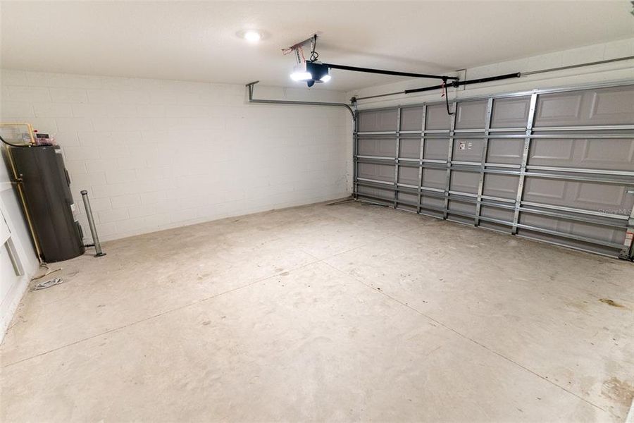 Spacious, unfurnished interior of a new home in Ocala, Ocala (Image 28).