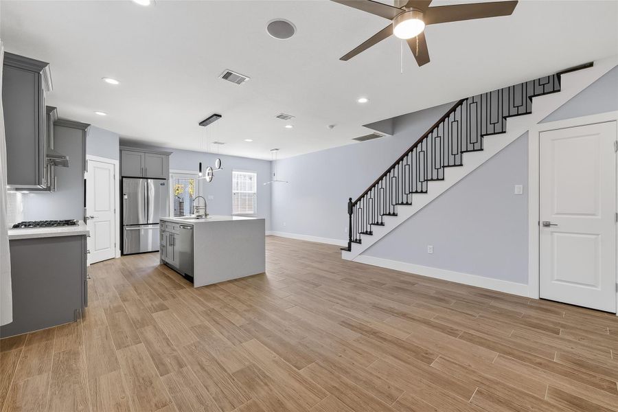 Spacious, unfurnished interior of a new home in , Houston (Image 22).