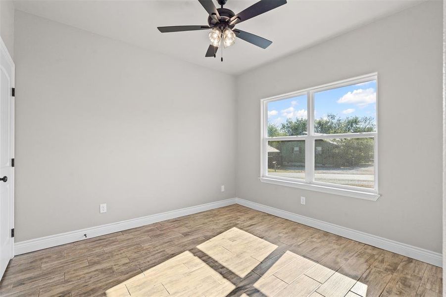 Spacious, unfurnished interior of a new home in , Granbury (Image 17).