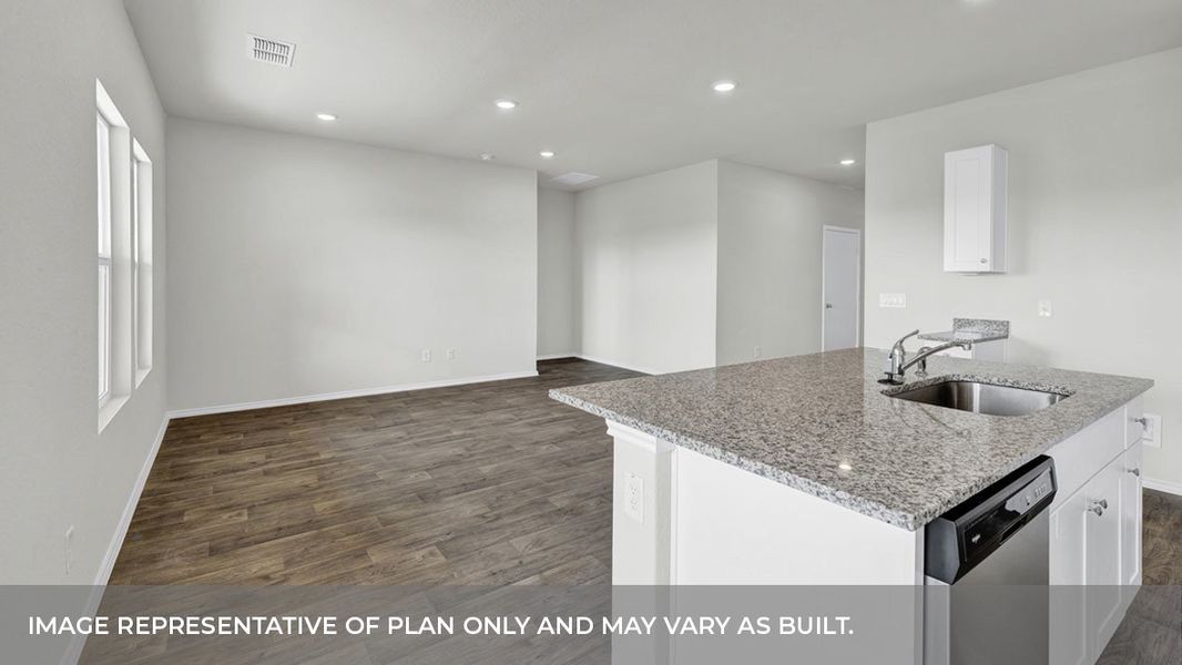 Spacious, unfurnished interior of a new home in Arroyo Ranch, Seguin (Image 23).
