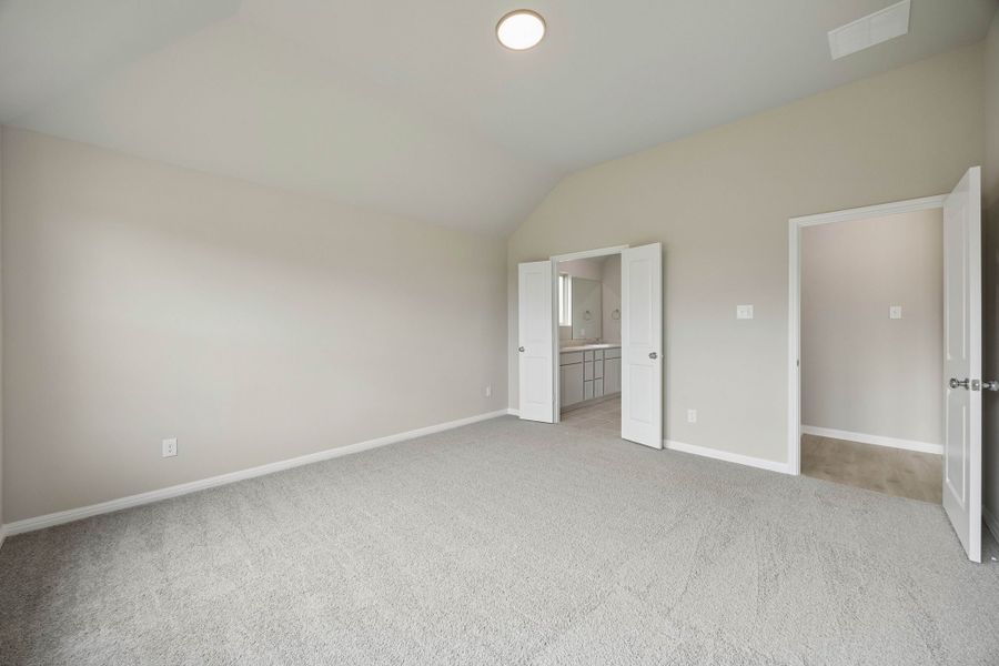 Spacious, unfurnished interior of a new home in Riviera Pines, Huffman (Image 21).