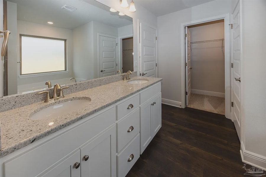 Furnished interior view inside a new home in Emmaline Gardens, Milton (Image 11).