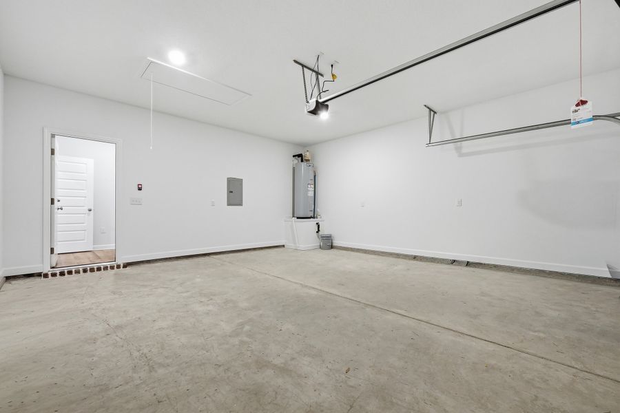Spacious, unfurnished interior of a new home in , Crestview (Image 31).