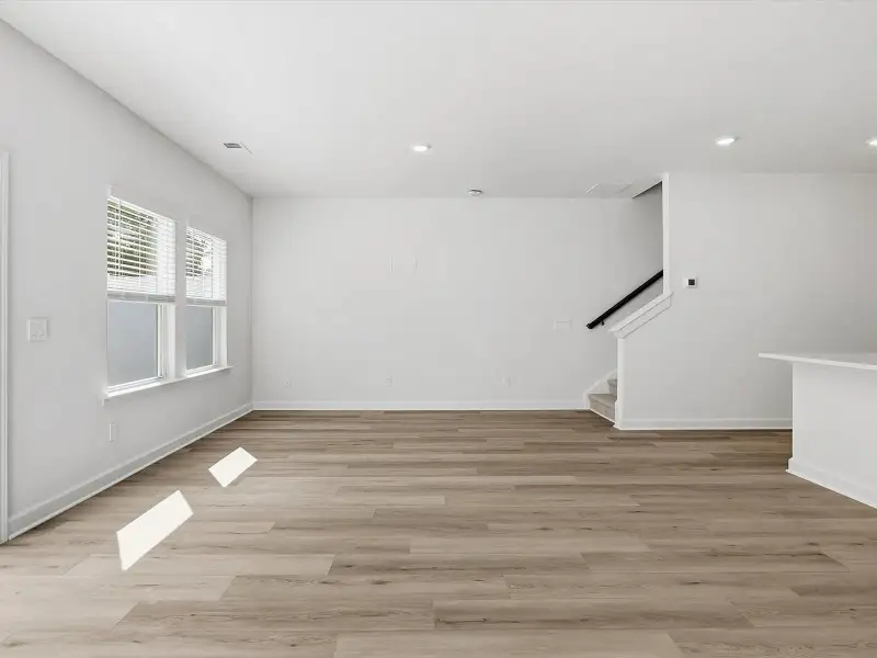 Spacious, unfurnished interior of a new home in Courts at Brook Run, Moncks Corner (Image 9).
