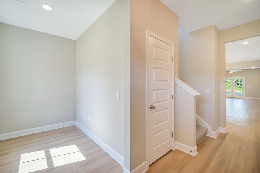 Representative unfurnished interior of a home built from the Sherwood by Ernest Homes in Wexford, Richmond Hill (Image 42).