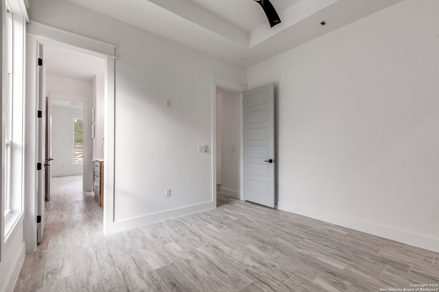 Spacious, unfurnished interior of a new home in , Mico (Image 17).