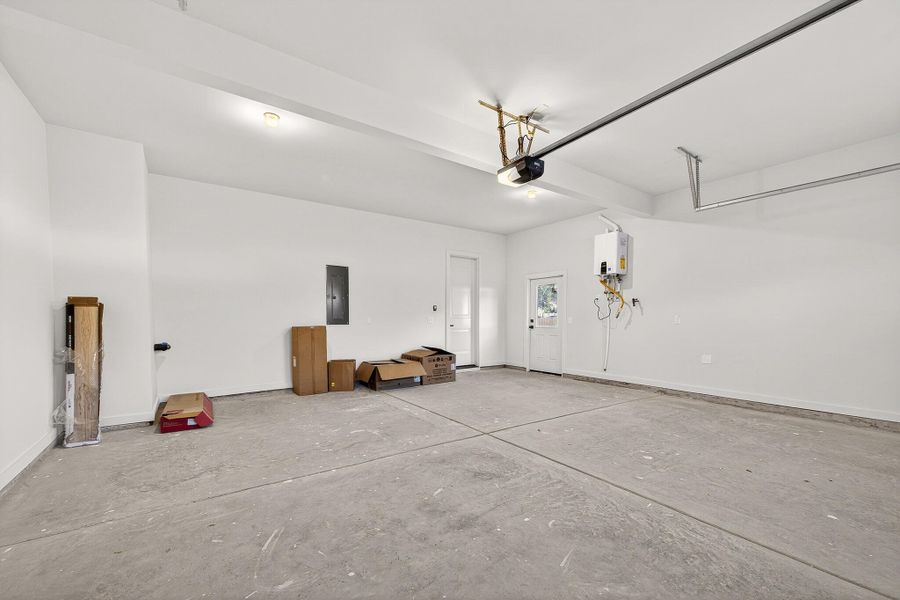 Spacious, unfurnished interior of a new home in , Mount Pleasant (Image 46).