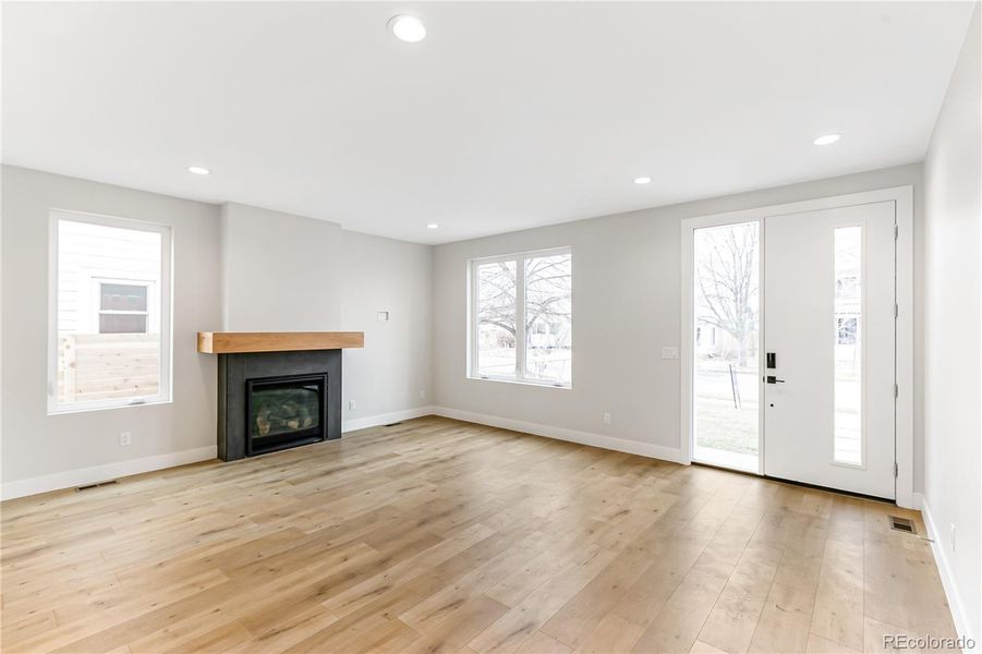 Spacious, unfurnished interior of a new home in , Englewood (Image 36).